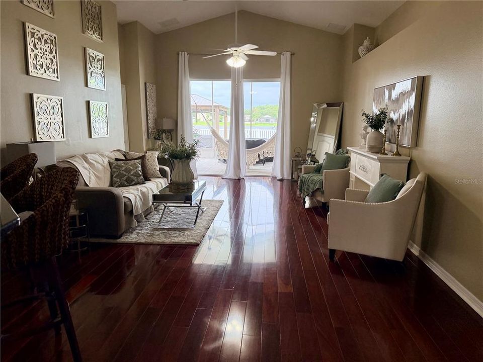 For Sale: $449,900 (4 beds, 3 baths, 1827 Square Feet)