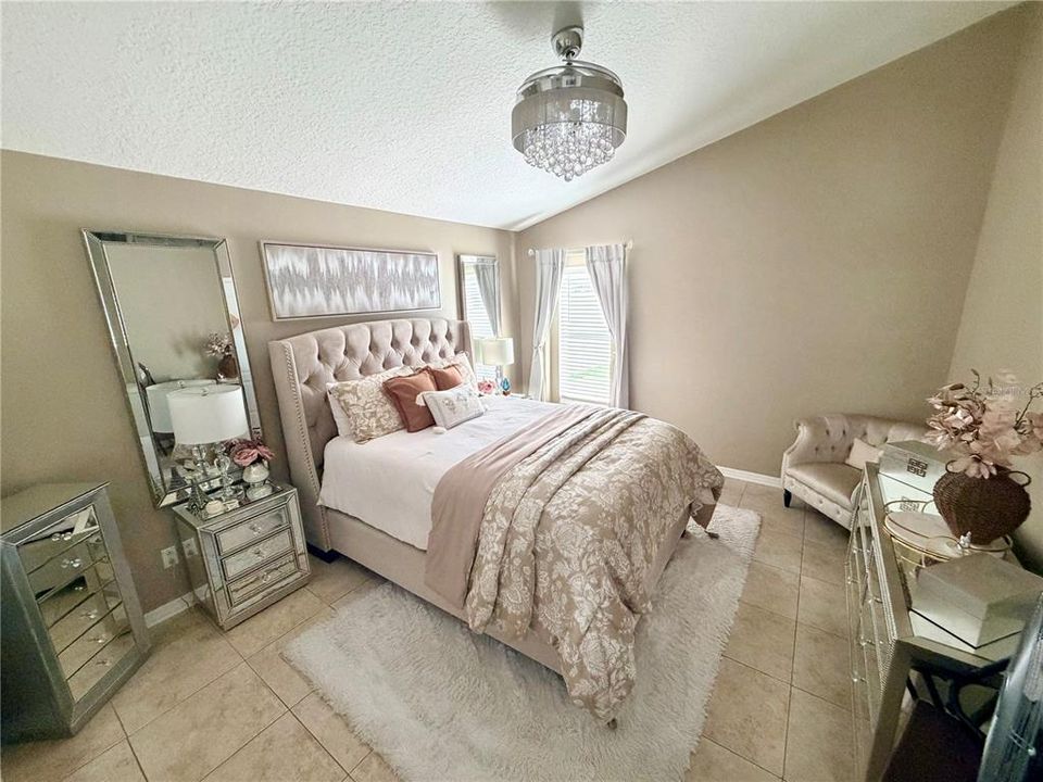 For Sale: $449,900 (4 beds, 3 baths, 1827 Square Feet)