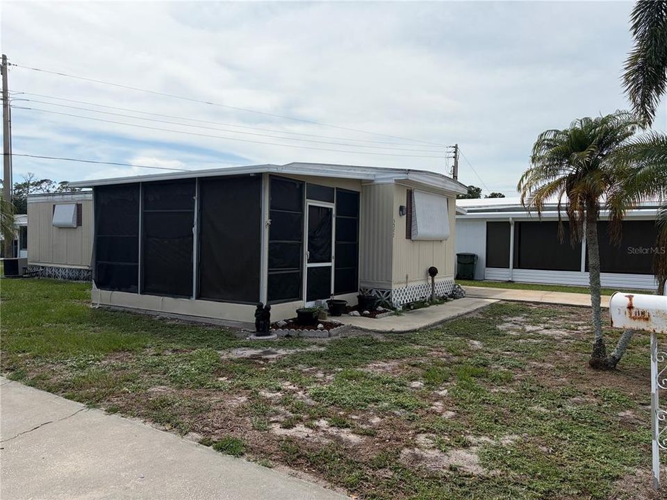For Sale: $89,000 (1 beds, 1 baths, 552 Square Feet)
