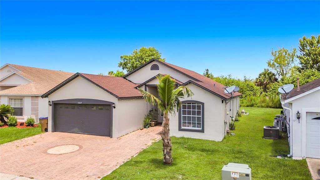 Под контрактом: $380,000 (4 спален, 2 ванн, 1698 Квадратных фут)