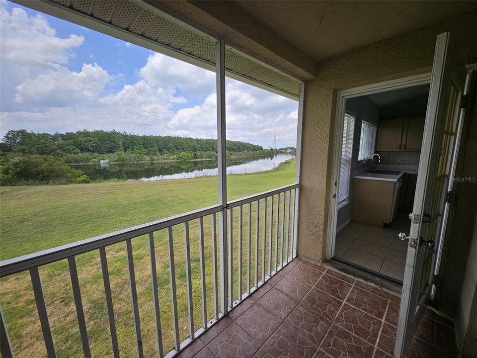 For Rent: $1,750 (3 beds, 2 baths, 1013 Square Feet)