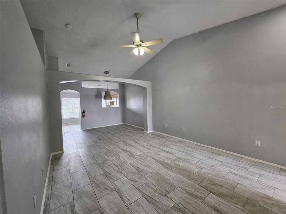 For Rent: $1,750 (3 beds, 2 baths, 1013 Square Feet)