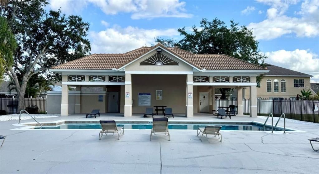 For Rent: $1,750 (3 beds, 2 baths, 1013 Square Feet)