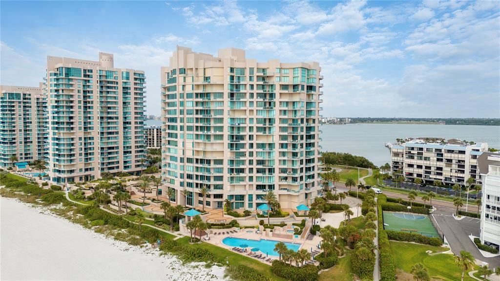 For Rent: $4,700 (2 beds, 2 baths, 1486 Square Feet)