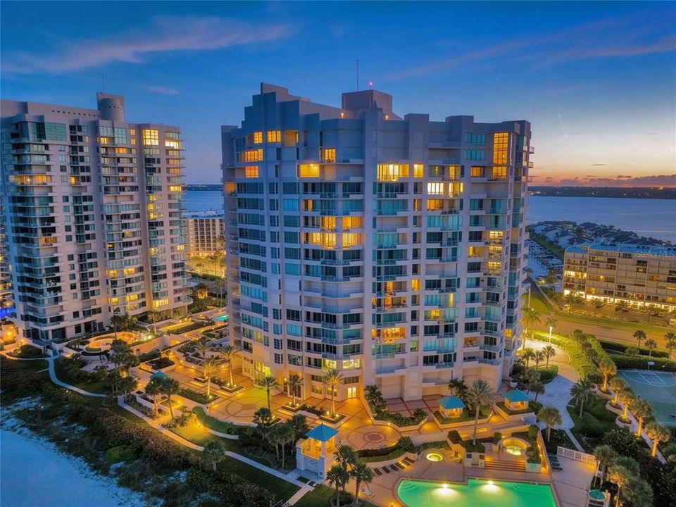 For Rent: $4,700 (2 beds, 2 baths, 1486 Square Feet)