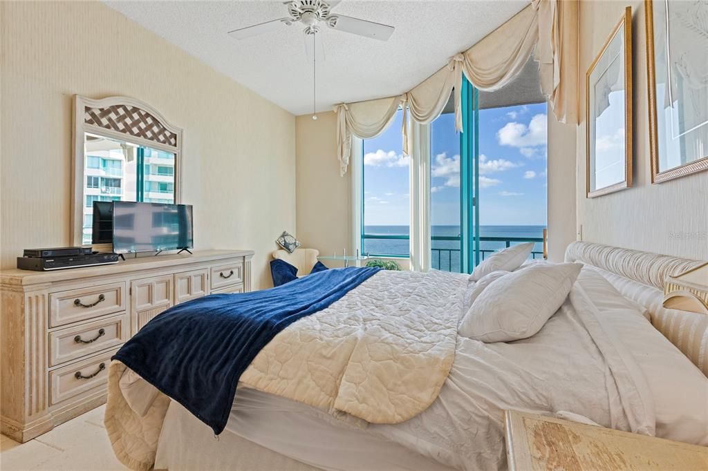 For Rent: $4,700 (2 beds, 2 baths, 1486 Square Feet)