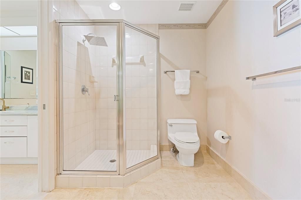 For Rent: $4,700 (2 beds, 2 baths, 1486 Square Feet)