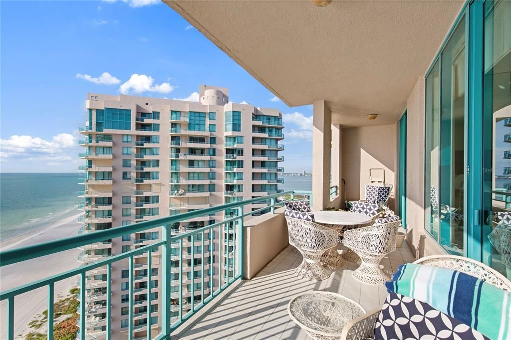 For Rent: $4,700 (2 beds, 2 baths, 1486 Square Feet)