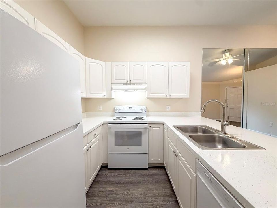 В аренду: $1,150 (2 спален, 2 ванн, 752 Квадратных фут)