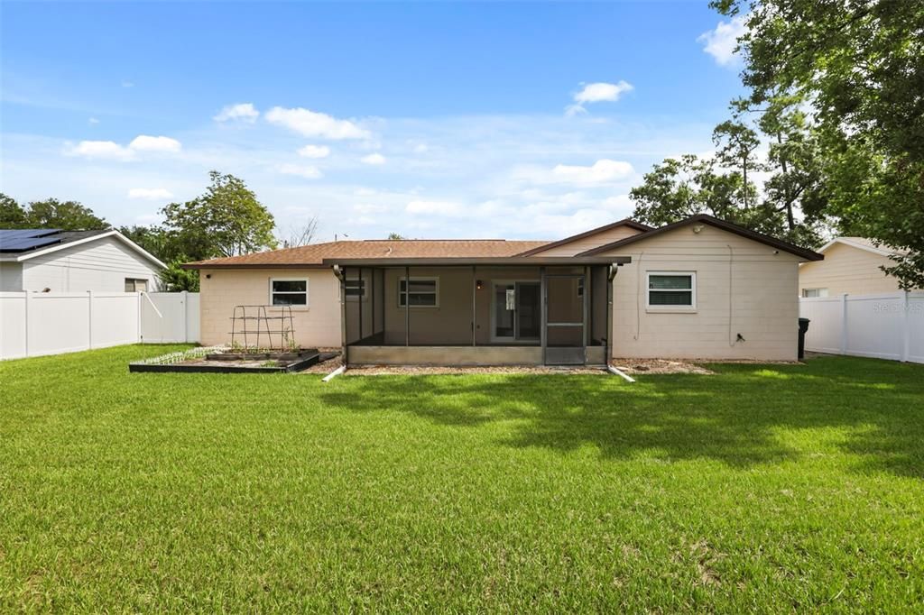 Activo con contrato: $370,000 (4 camas, 2 baños, 1224 Pies cuadrados)