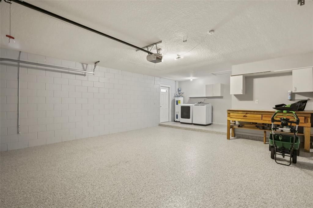 Activo con contrato: $370,000 (4 camas, 2 baños, 1224 Pies cuadrados)