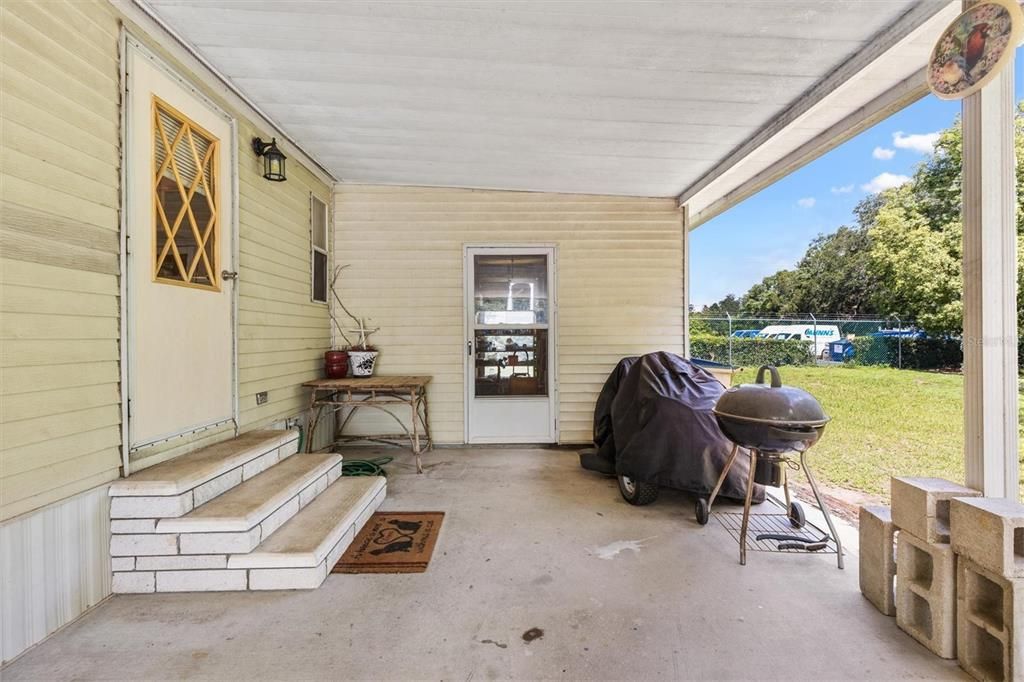 Active With Contract: $125,000 (3 beds, 2 baths, 1152 Square Feet)