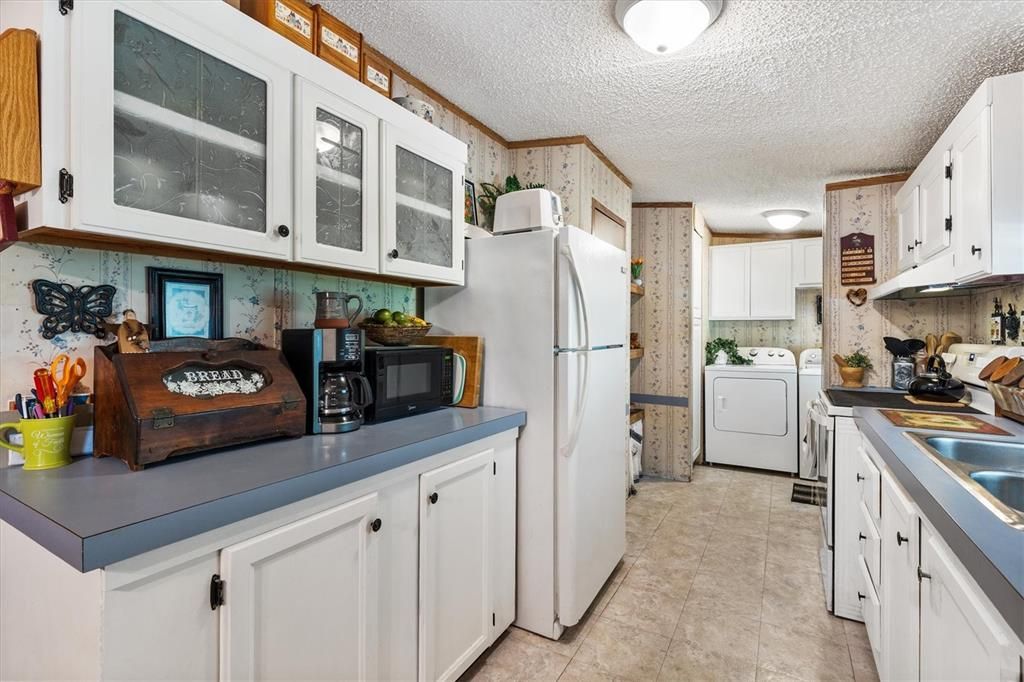 Active With Contract: $125,000 (3 beds, 2 baths, 1152 Square Feet)