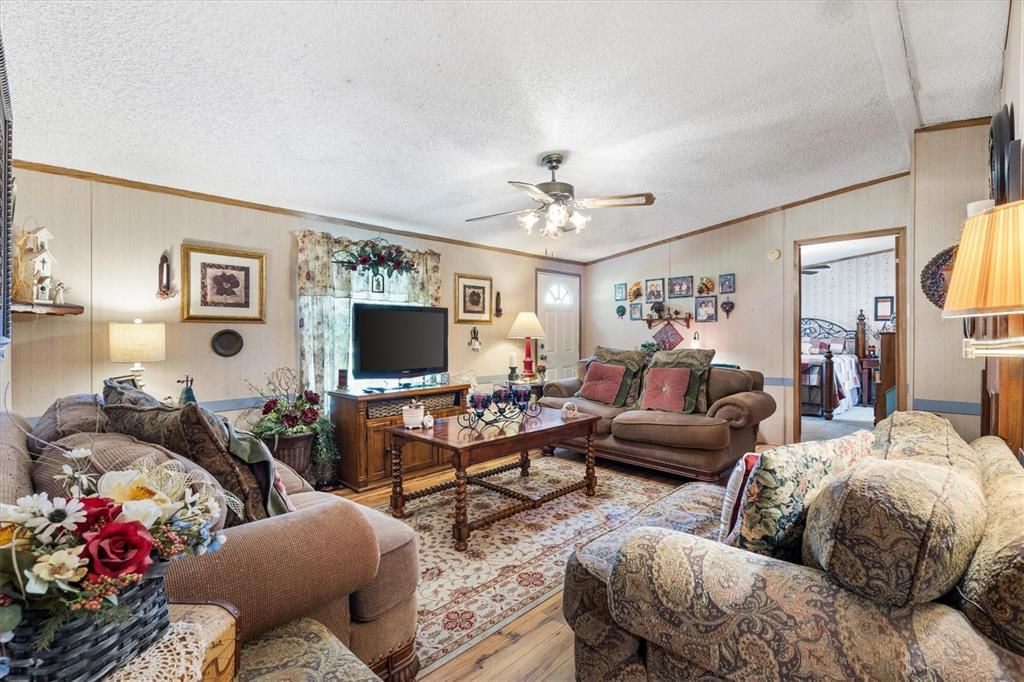Active With Contract: $125,000 (3 beds, 2 baths, 1152 Square Feet)