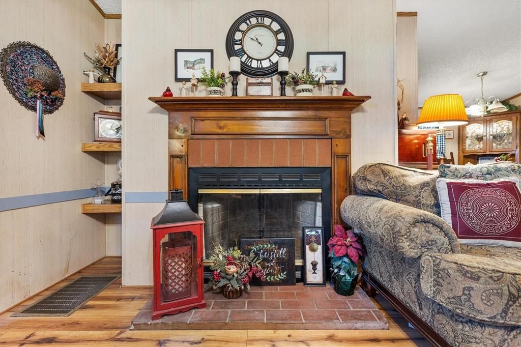 Active With Contract: $125,000 (3 beds, 2 baths, 1152 Square Feet)