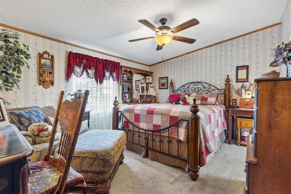 Active With Contract: $125,000 (3 beds, 2 baths, 1152 Square Feet)