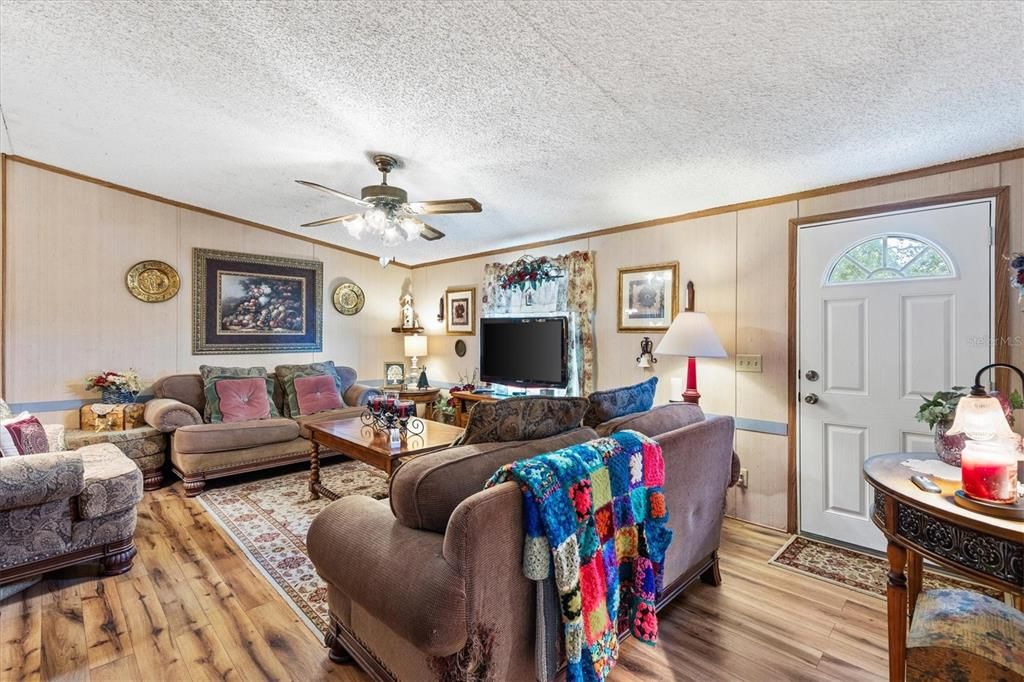 Active With Contract: $125,000 (3 beds, 2 baths, 1152 Square Feet)