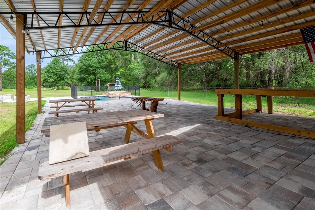Activo con contrato: $342,500 (3 camas, 2 baños, 1325 Pies cuadrados)