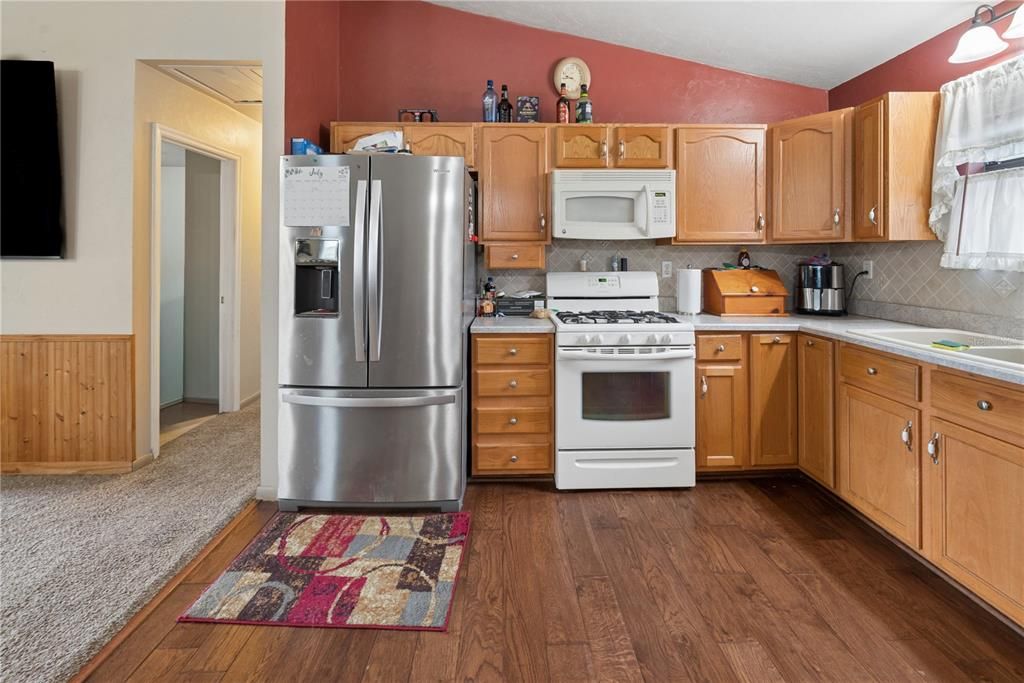 Activo con contrato: $342,500 (3 camas, 2 baños, 1325 Pies cuadrados)