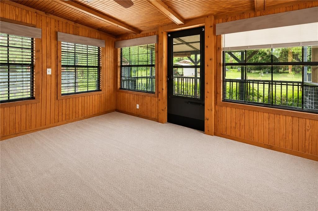 Activo con contrato: $342,500 (3 camas, 2 baños, 1325 Pies cuadrados)