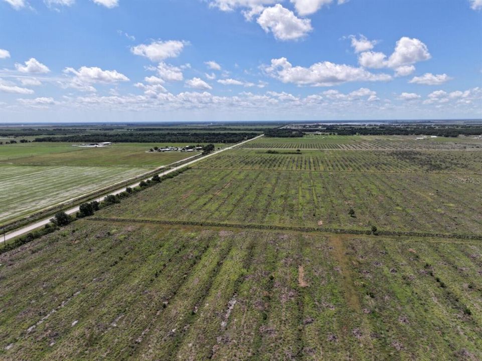 En Venta: $1,440,000 (90.00 acres)
