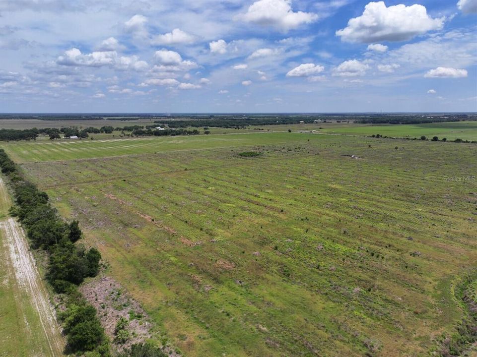 En Venta: $1,440,000 (90.00 acres)