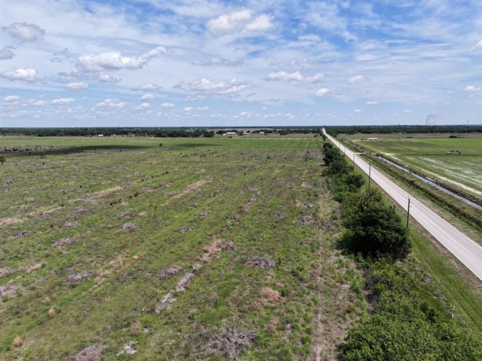 En Venta: $1,440,000 (90.00 acres)