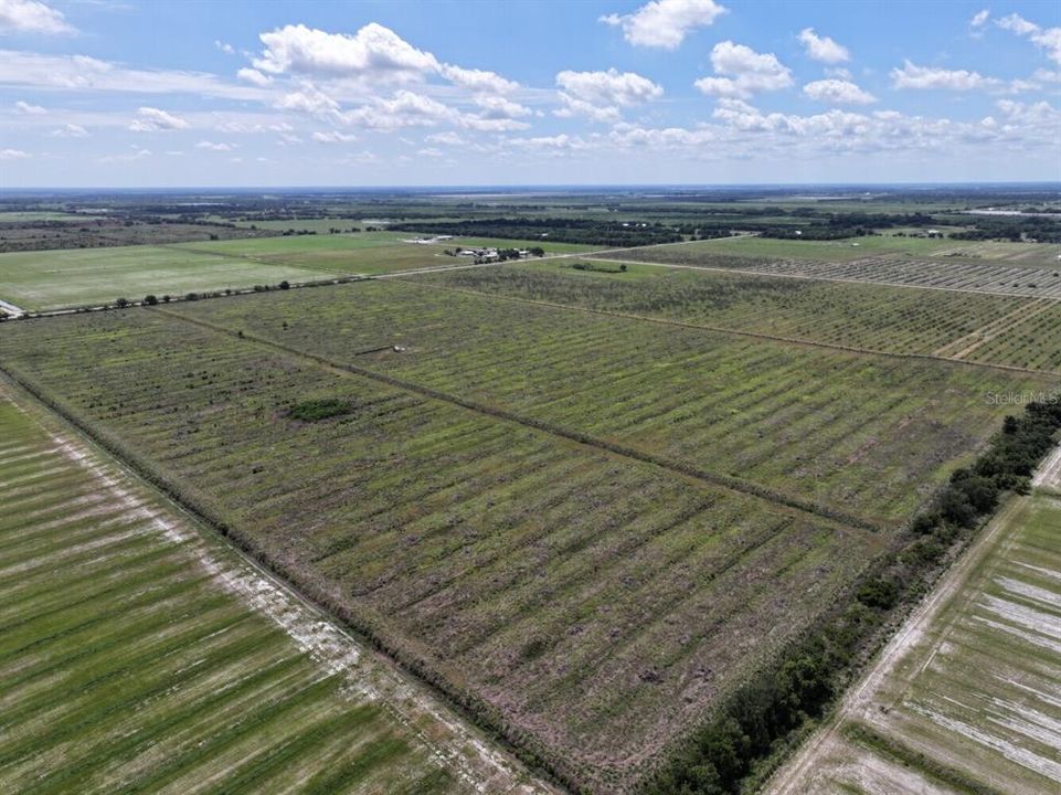 En Venta: $1,440,000 (90.00 acres)