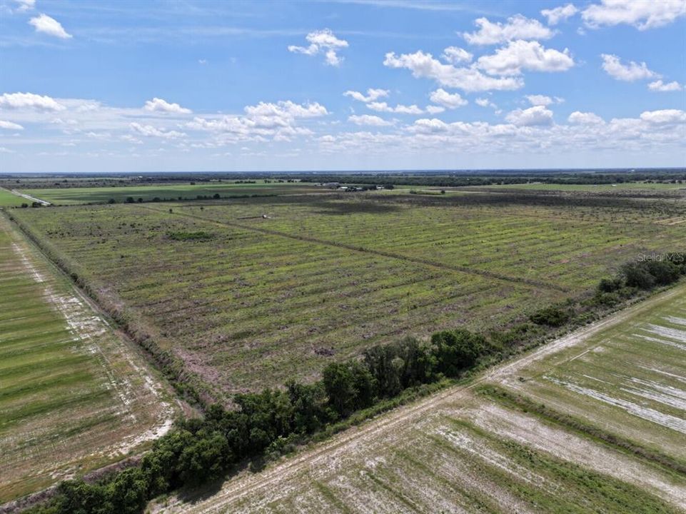 En Venta: $1,440,000 (90.00 acres)