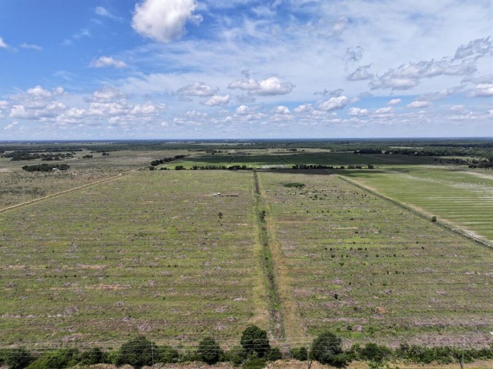 En Venta: $1,440,000 (90.00 acres)