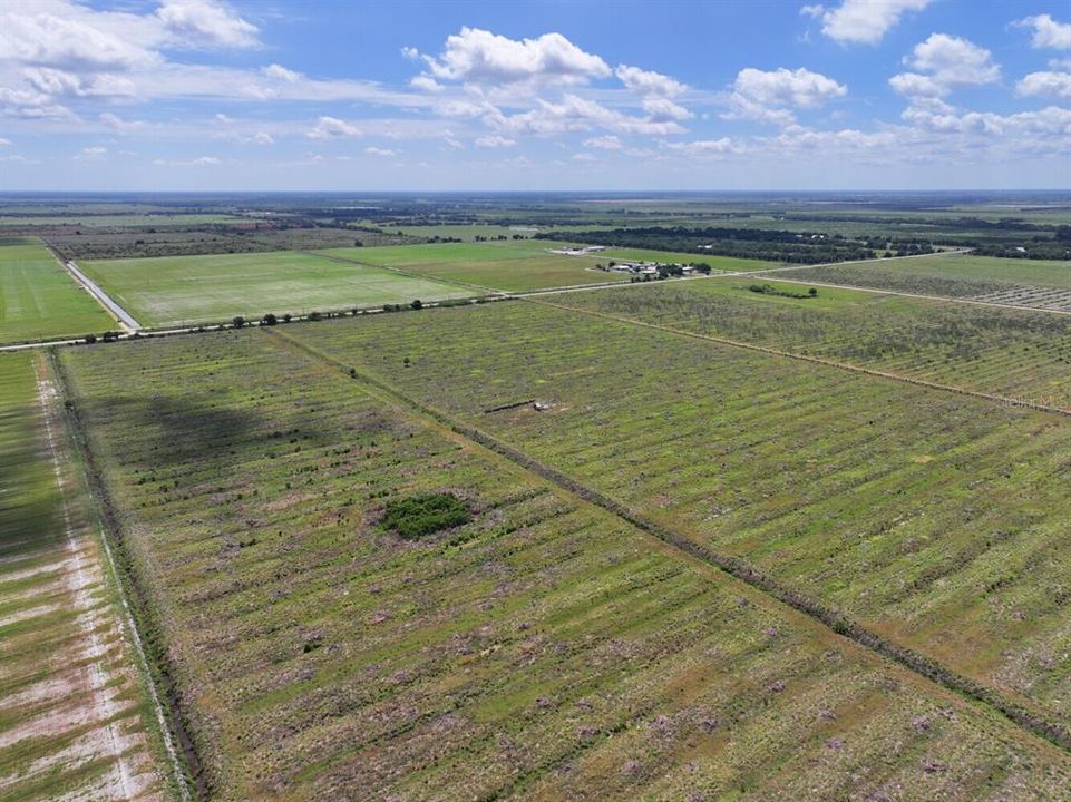 En Venta: $1,440,000 (90.00 acres)