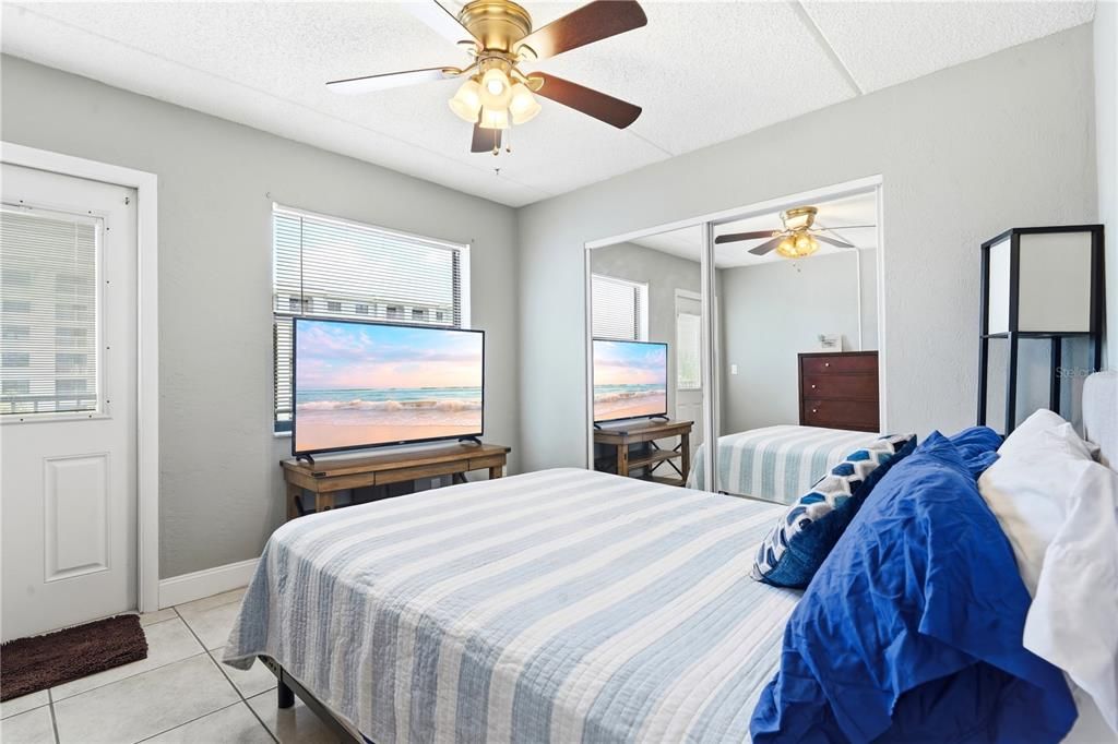 For Sale: $459,000 (3 beds, 2 baths, 1413 Square Feet)