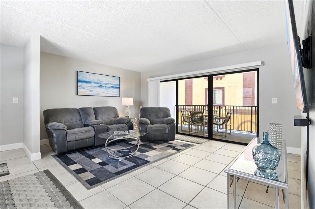 For Sale: $459,000 (3 beds, 2 baths, 1413 Square Feet)