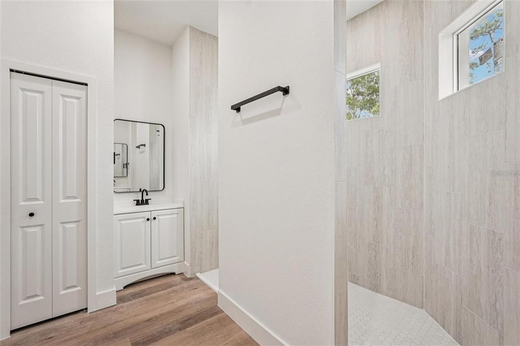 На продажу: $324,900 (3 спален, 2 ванн, 1470 Квадратных фут)