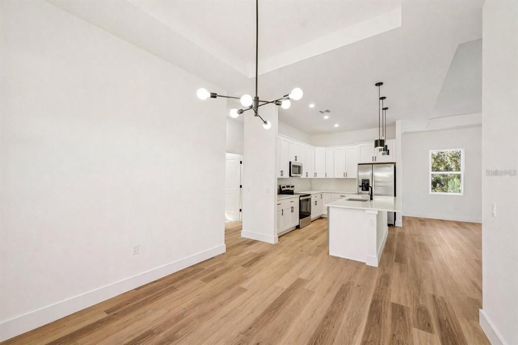 На продажу: $324,900 (3 спален, 2 ванн, 1470 Квадратных фут)