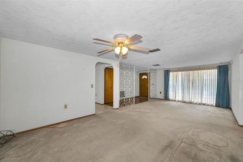 На продажу: $299,900 (3 спален, 2 ванн, 1672 Квадратных фут)