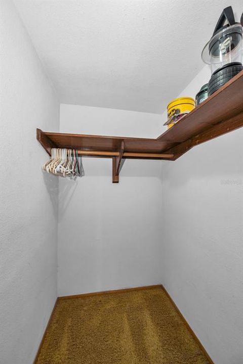 На продажу: $299,900 (3 спален, 2 ванн, 1672 Квадратных фут)