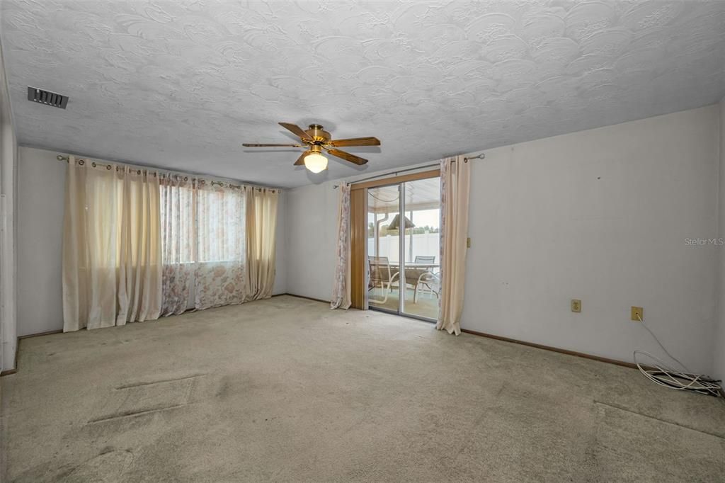 На продажу: $299,900 (3 спален, 2 ванн, 1672 Квадратных фут)