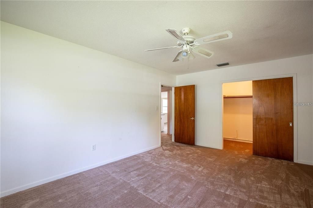 En Venta: $299,900 (0 camas, 0 baños, 1176 Pies cuadrados)