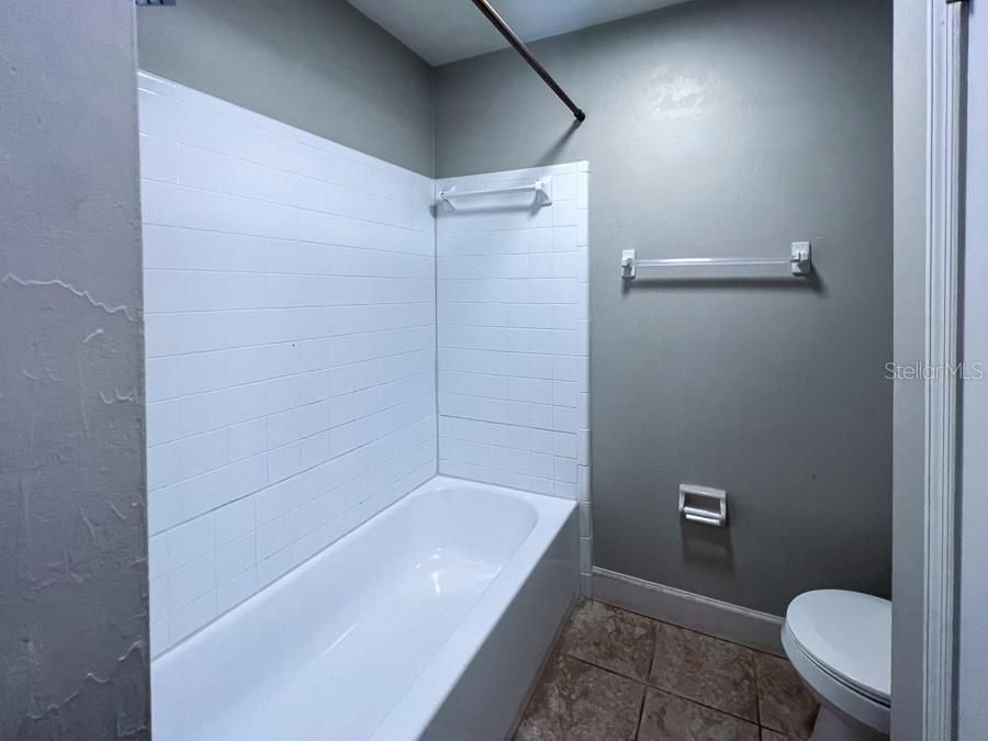 В аренду: $1,275 (2 спален, 1 ванн, 904 Квадратных фут)
