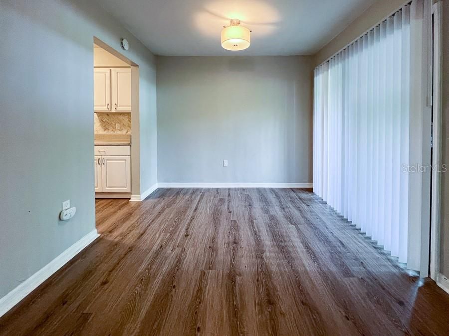 В аренду: $1,275 (2 спален, 1 ванн, 904 Квадратных фут)