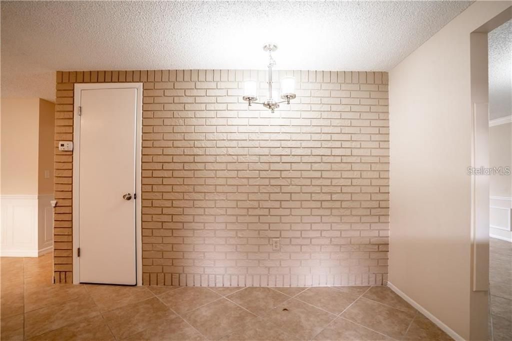 For Rent: $2,100 (3 beds, 2 baths, 1519 Square Feet)