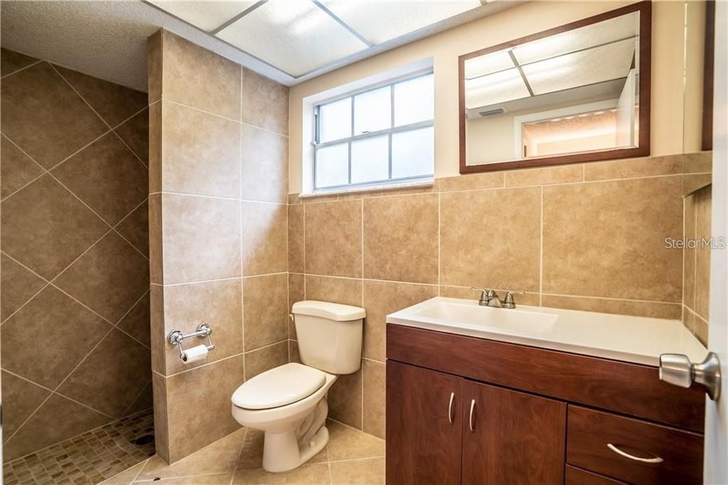 For Rent: $2,100 (3 beds, 2 baths, 1519 Square Feet)