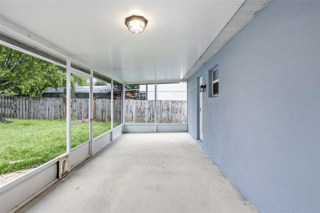 Activo con contrato: $396,500 (4 camas, 2 baños, 2088 Pies cuadrados)
