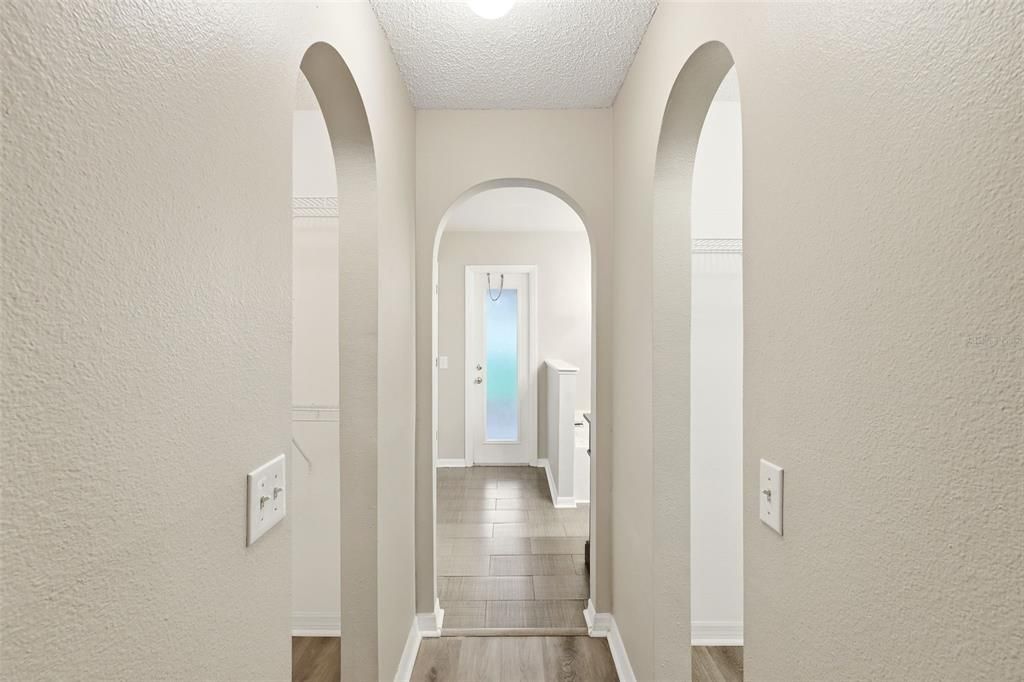 Activo con contrato: $396,500 (4 camas, 2 baños, 2088 Pies cuadrados)