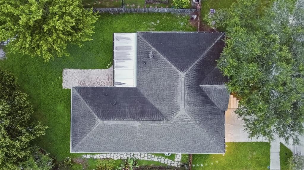 Activo con contrato: $396,500 (4 camas, 2 baños, 2088 Pies cuadrados)