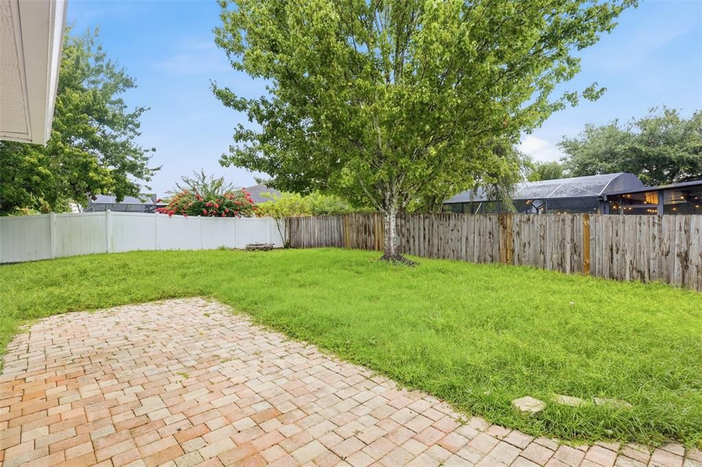 Activo con contrato: $396,500 (4 camas, 2 baños, 2088 Pies cuadrados)