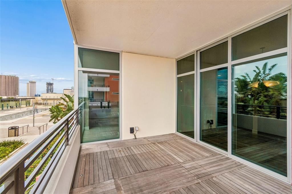 En Venta: $574,900 (2 camas, 2 baños, 1278 Pies cuadrados)