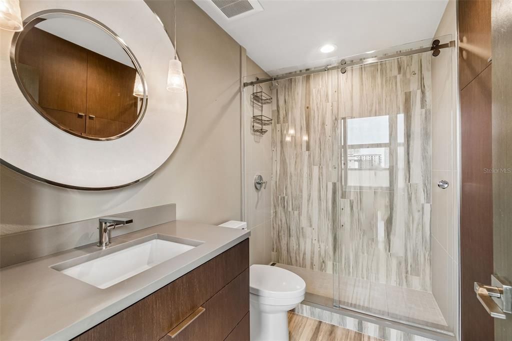 En Venta: $574,900 (2 camas, 2 baños, 1278 Pies cuadrados)