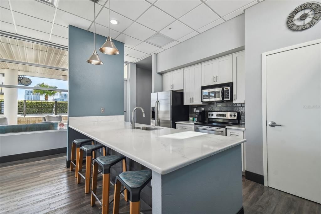 En Venta: $574,900 (2 camas, 2 baños, 1278 Pies cuadrados)